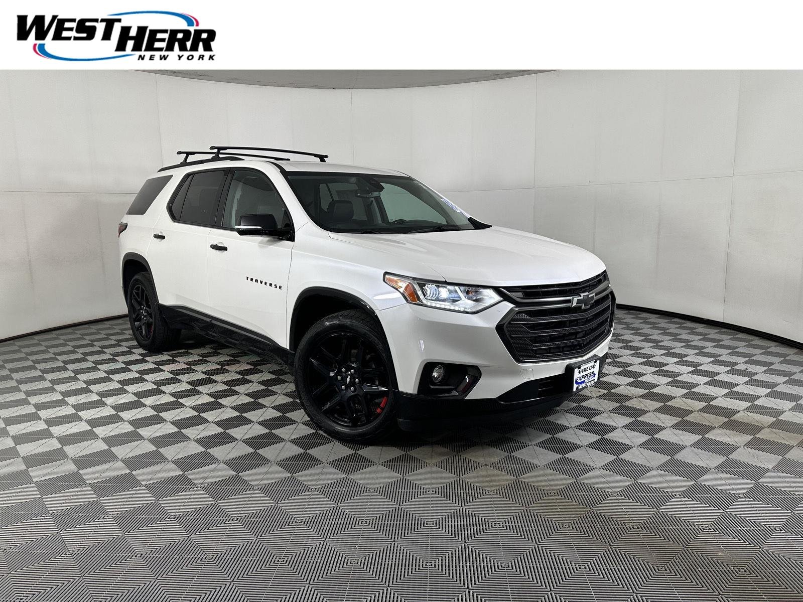 Used 2018 Iridescent Pearl Tricoat Chevrolet Premier image 1