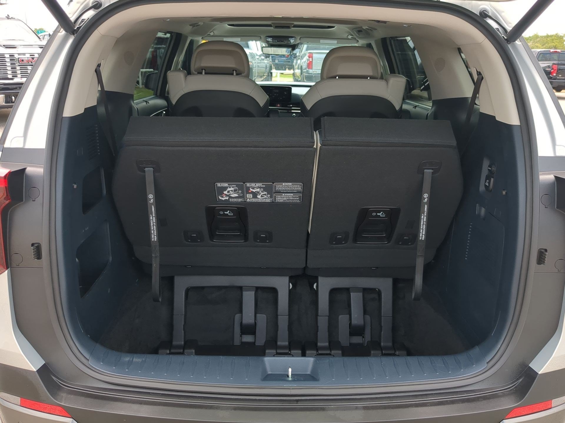 2025 Kia Carnival SX Prestige - Photo 24