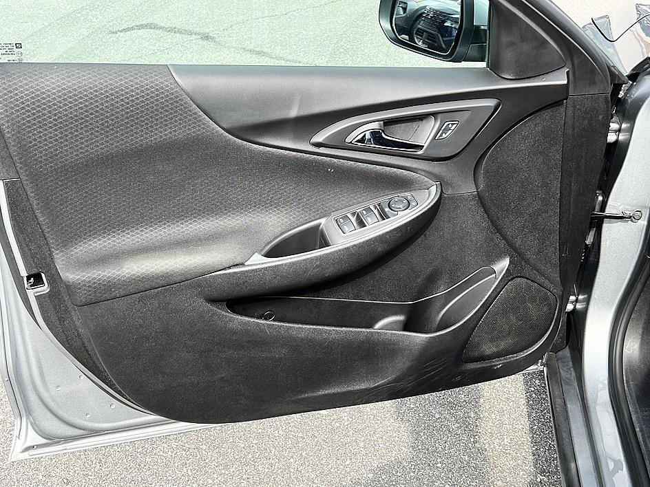 Used 2025 Sterling Gray Metallic Chevrolet LT image 19