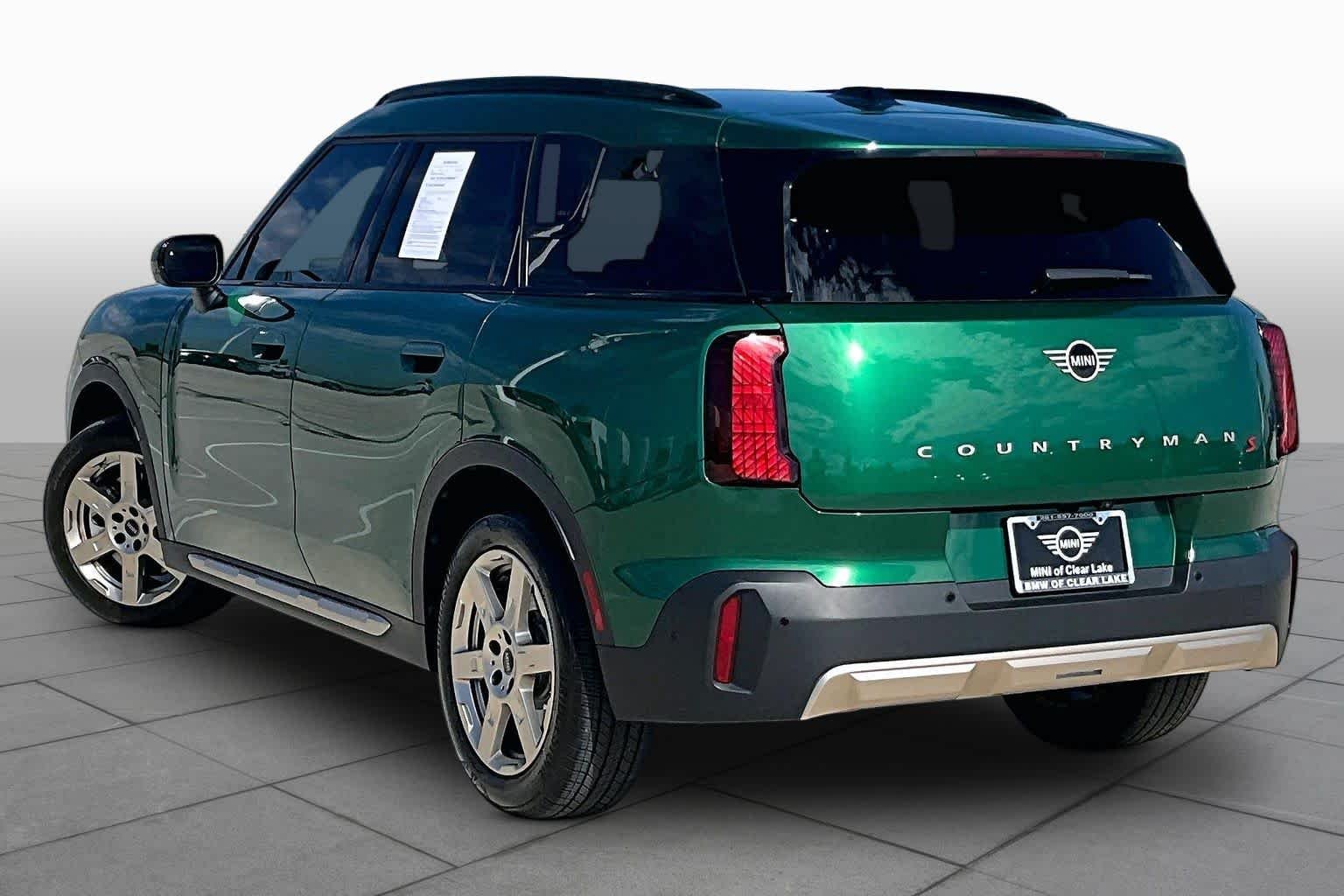 Used 2025 British Racing Green IV Metallic MINI S image 11