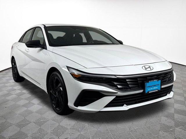 New 2026 White Hyundai SEL Sport image 4