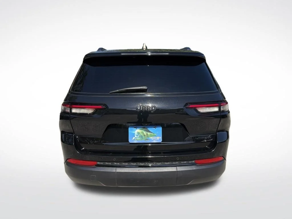 Certified Used 2024 Diamond Black Jeep Limited image 7