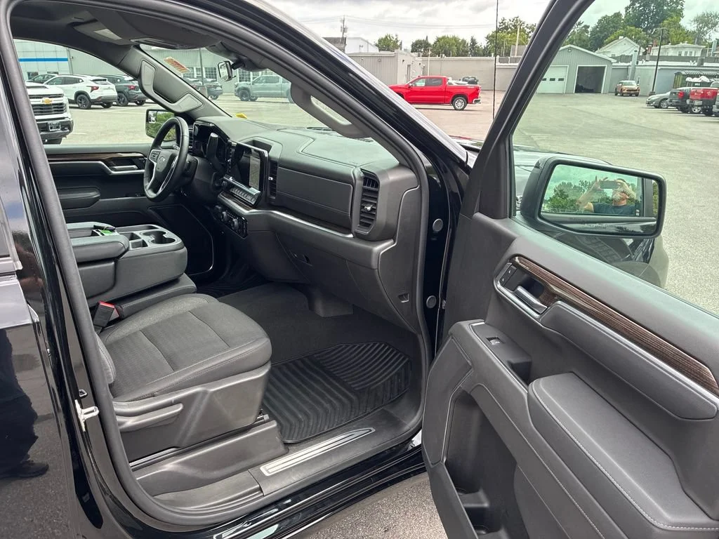 Used 2026 Black Chevrolet RST image 9