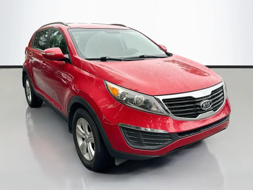 Used 2012 Red Kia LX image 3