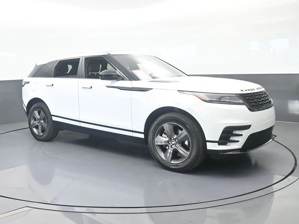 Used 2025 Gray Land Rover Dynamic SE image 8