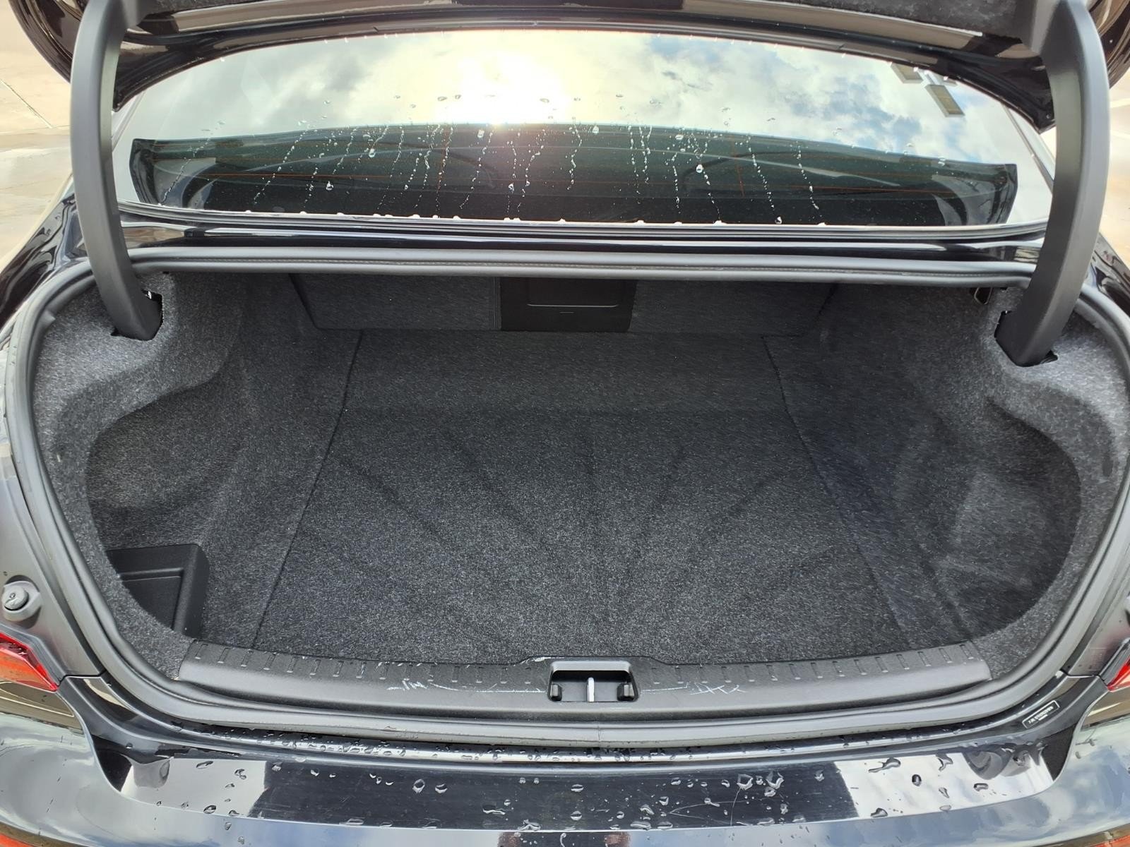 2024 Volvo S60 Plus Black Edition - 9