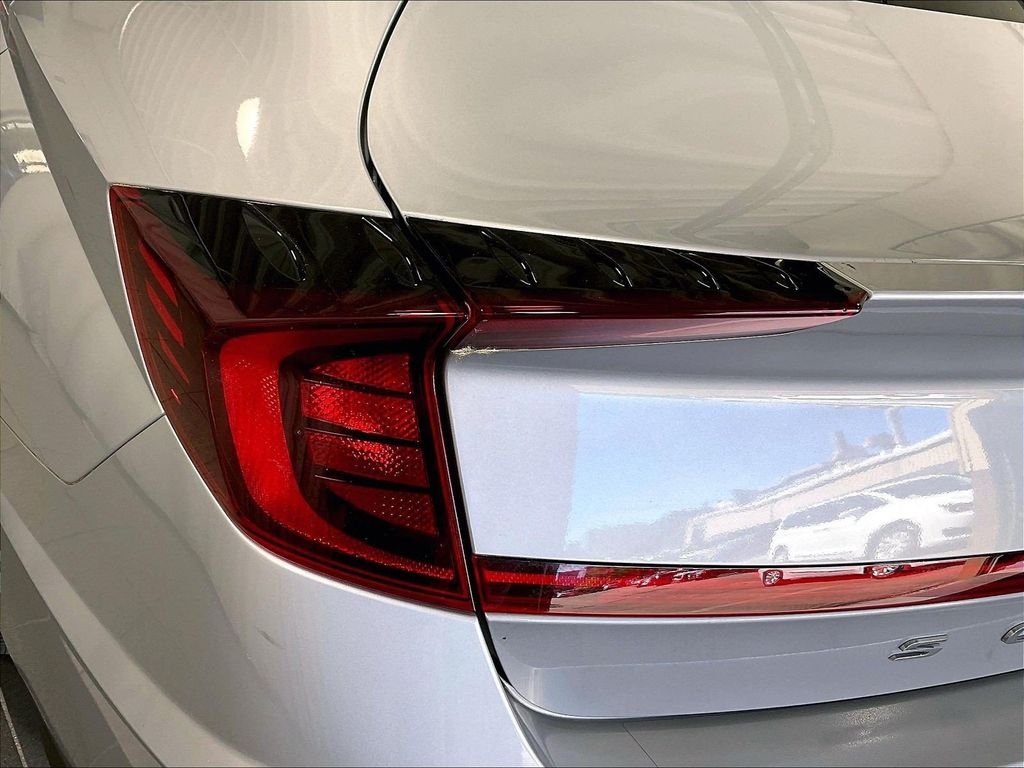 Used 2023 Silver Hyundai SE image 32
