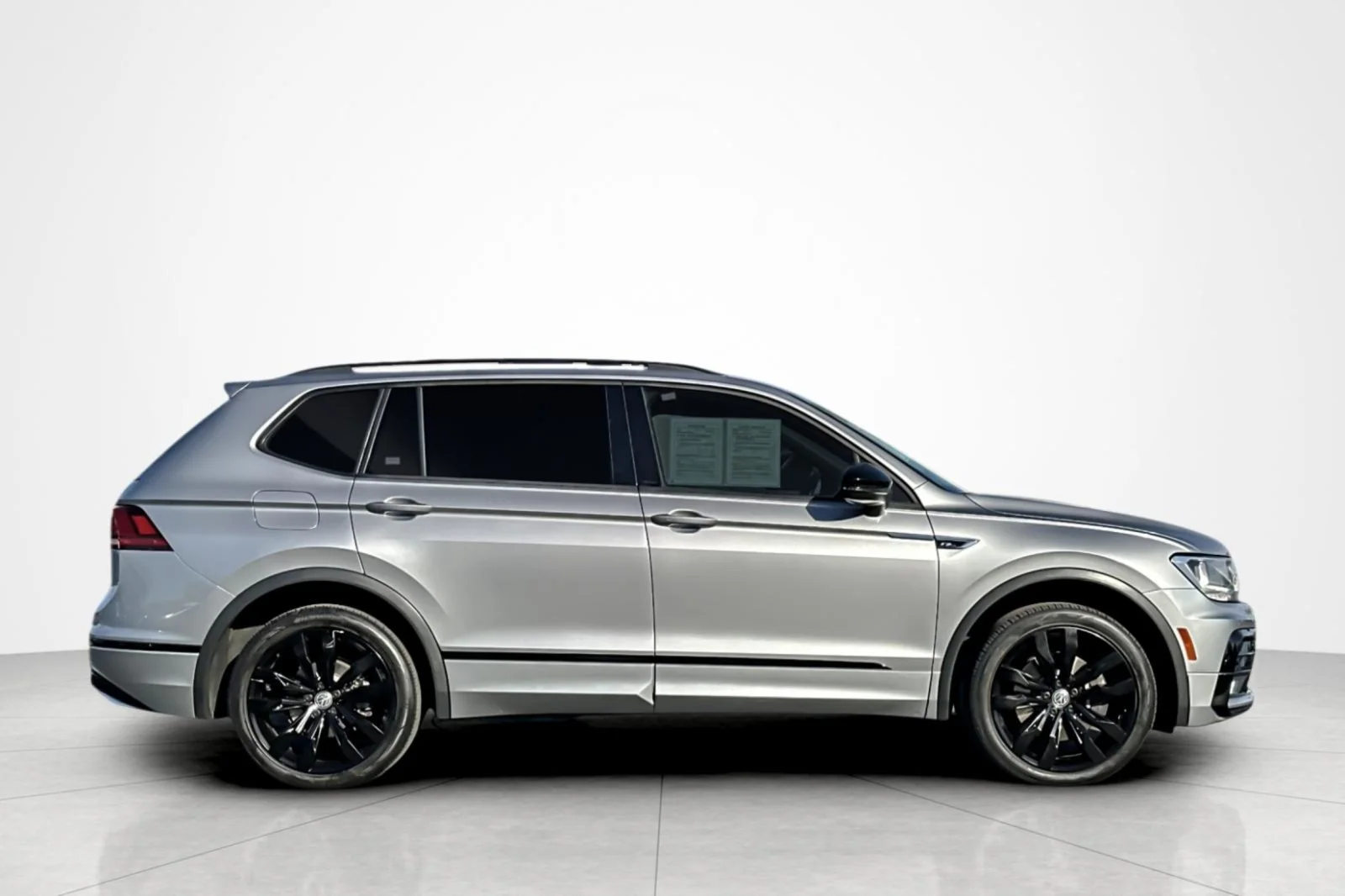 Used 2021 SILVER METALLIC Volkswagen SE R-Line Black image 6