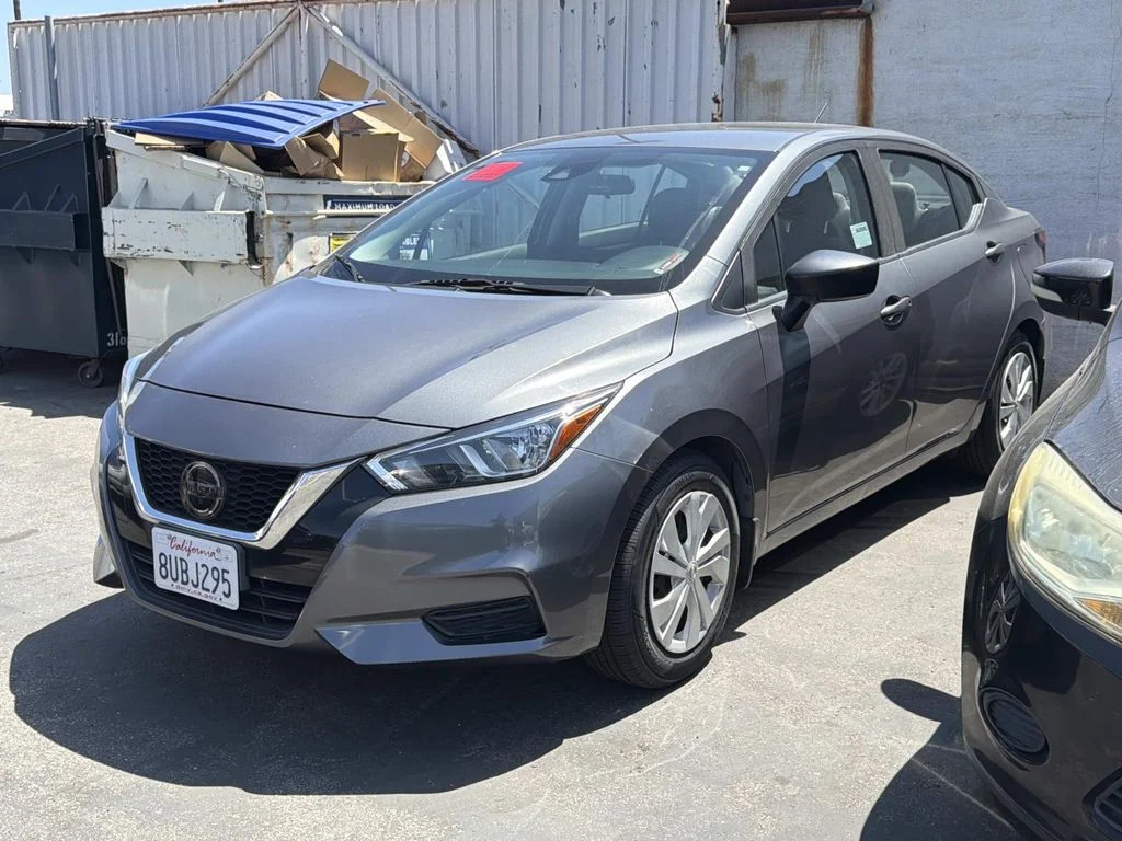 2020 Nissan Versa 1.6 S CVT's photo