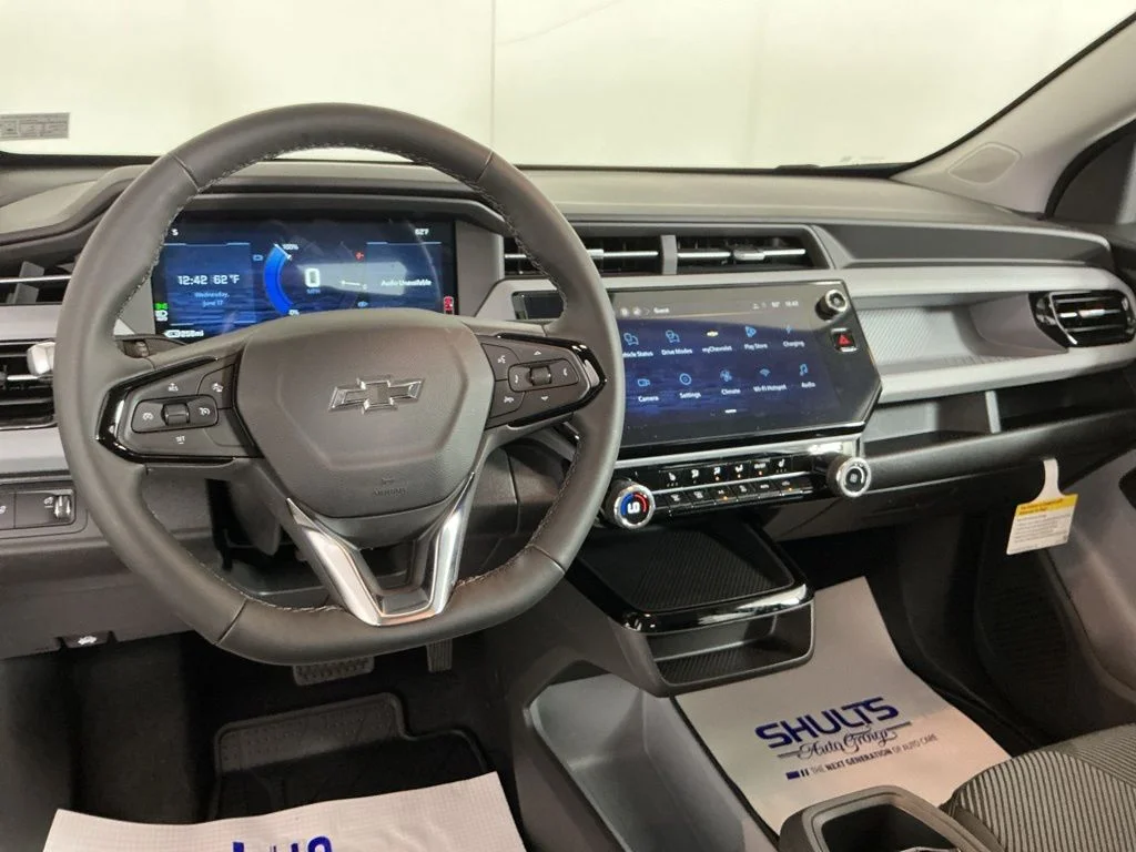 New 2027 Gray Chevrolet LT image 15