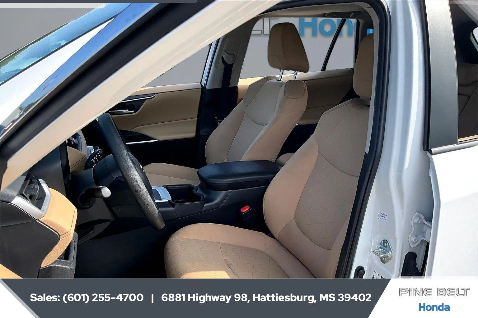 Used 2025 Ice Cap Toyota XLE image 18