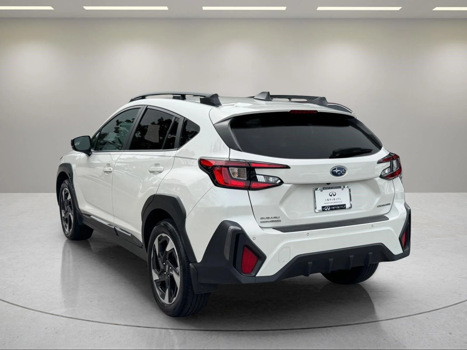 Used 2024 Crystal White Pearl Subaru Limited image 3