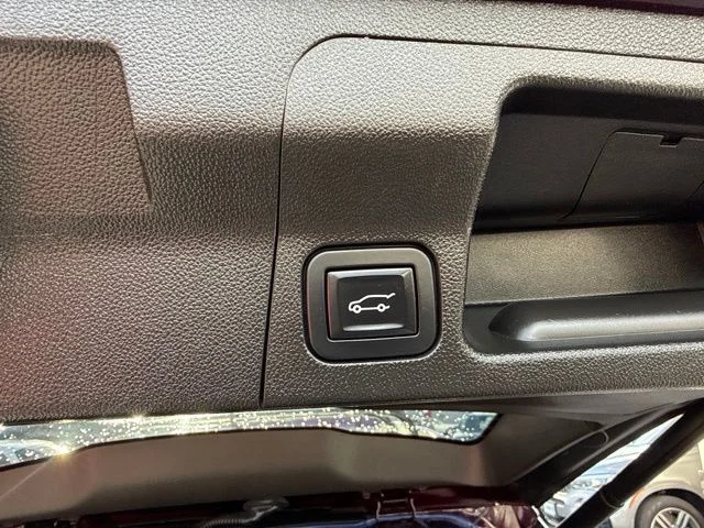 Used 2017 Red GMC SLE-2 image 21