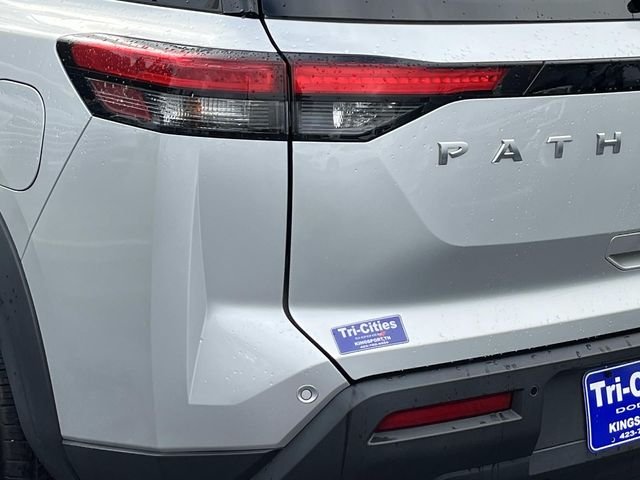 Used 2025 Silver Nissan SV image 5