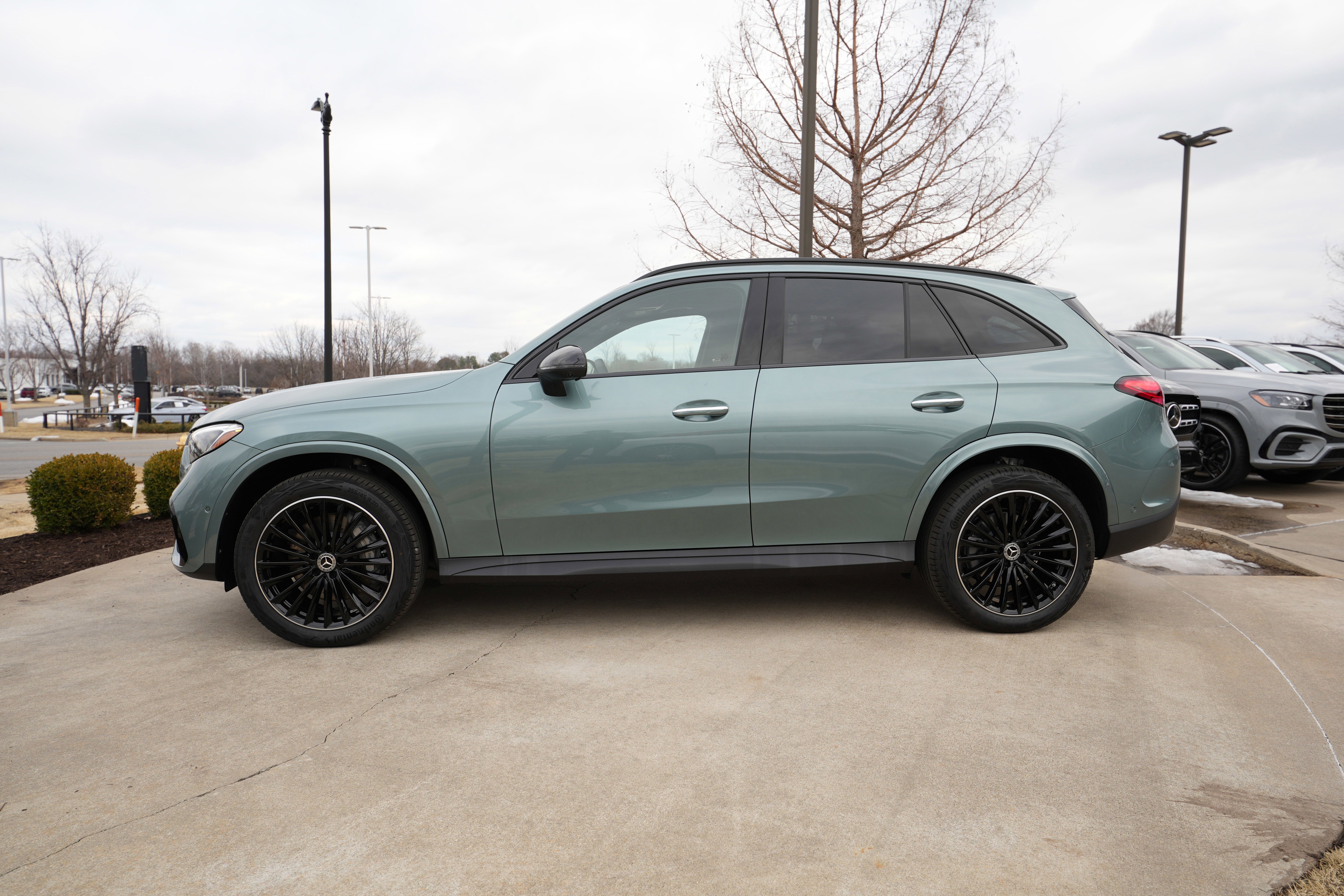 New 2026 Verde Silver Metallic Mercedes-Benz GLC 300 image 4
