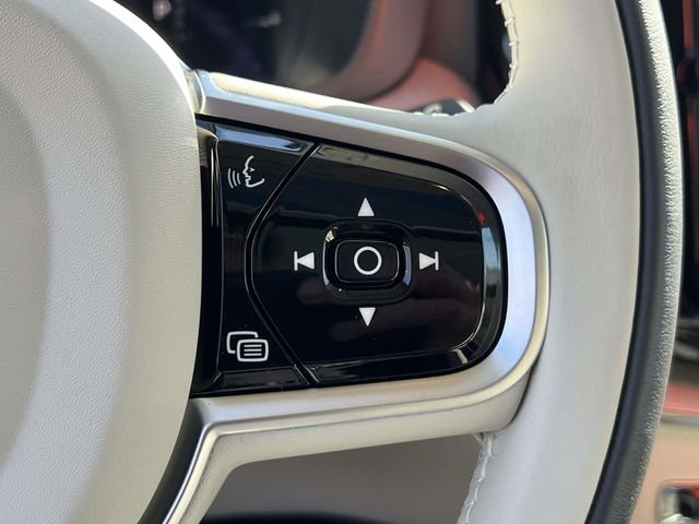 2025 Volvo XC60 Plus - Photo 24
