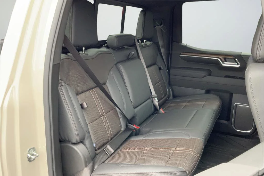New 2026 Chevrolet Silverado 1500 High Country 4D Crew Cab
