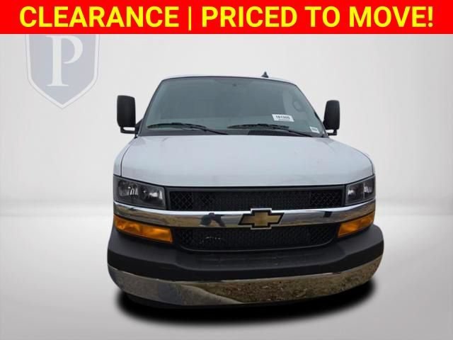 New 2025 Summit White Chevrolet 1WT image 14