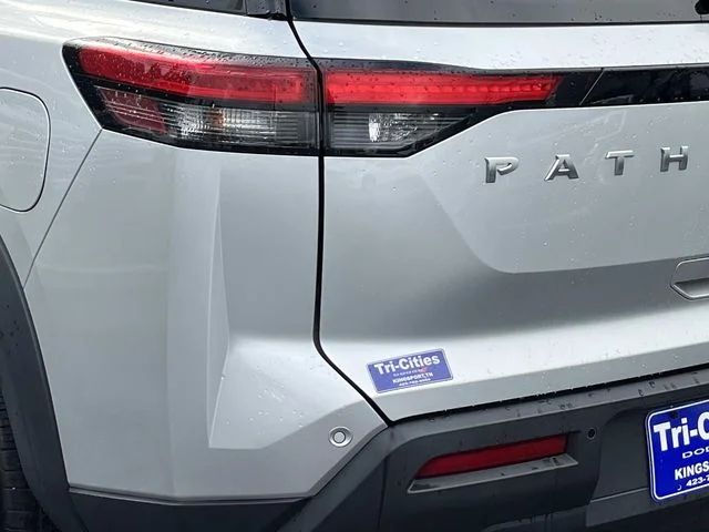 Used 2025 Silver Nissan SV image 5