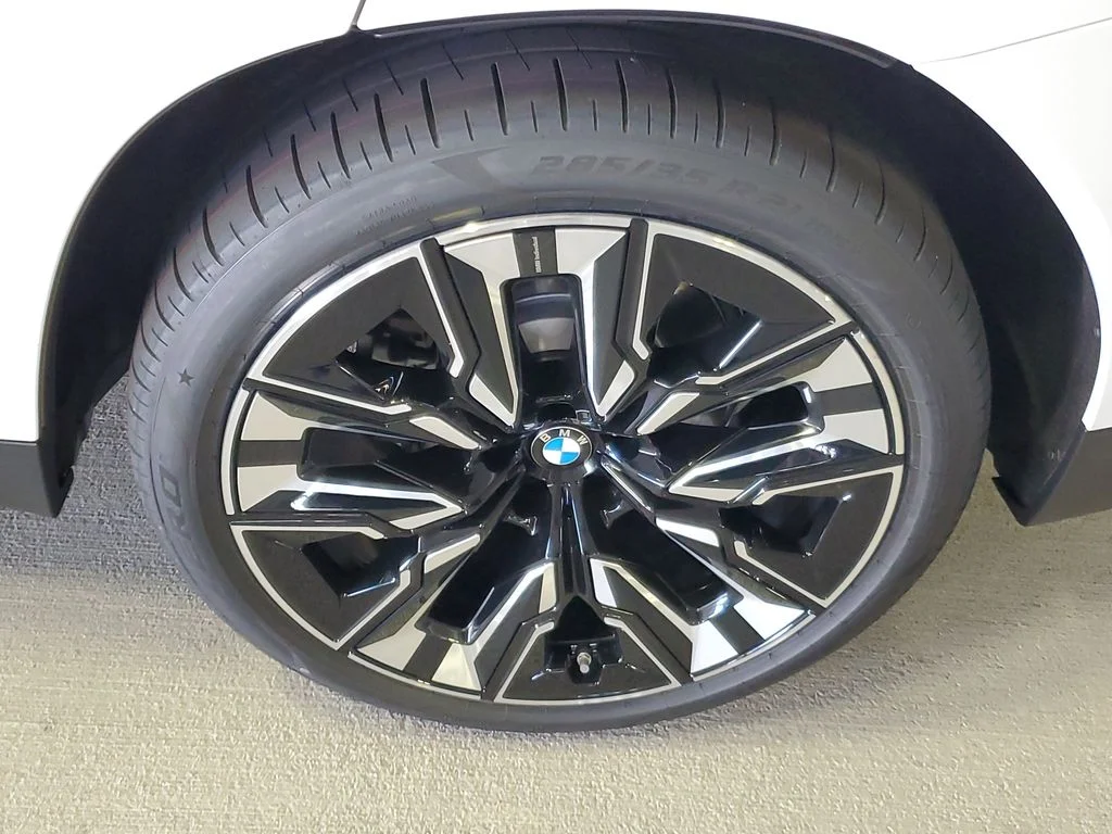 Used 2026 Alpine White BMW 30 xDrive image 5