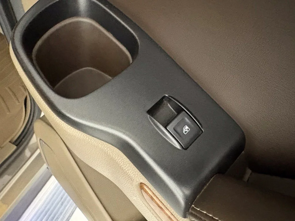 Used 2018 PEPPERDUST METALLIC Chevrolet Premier image 21