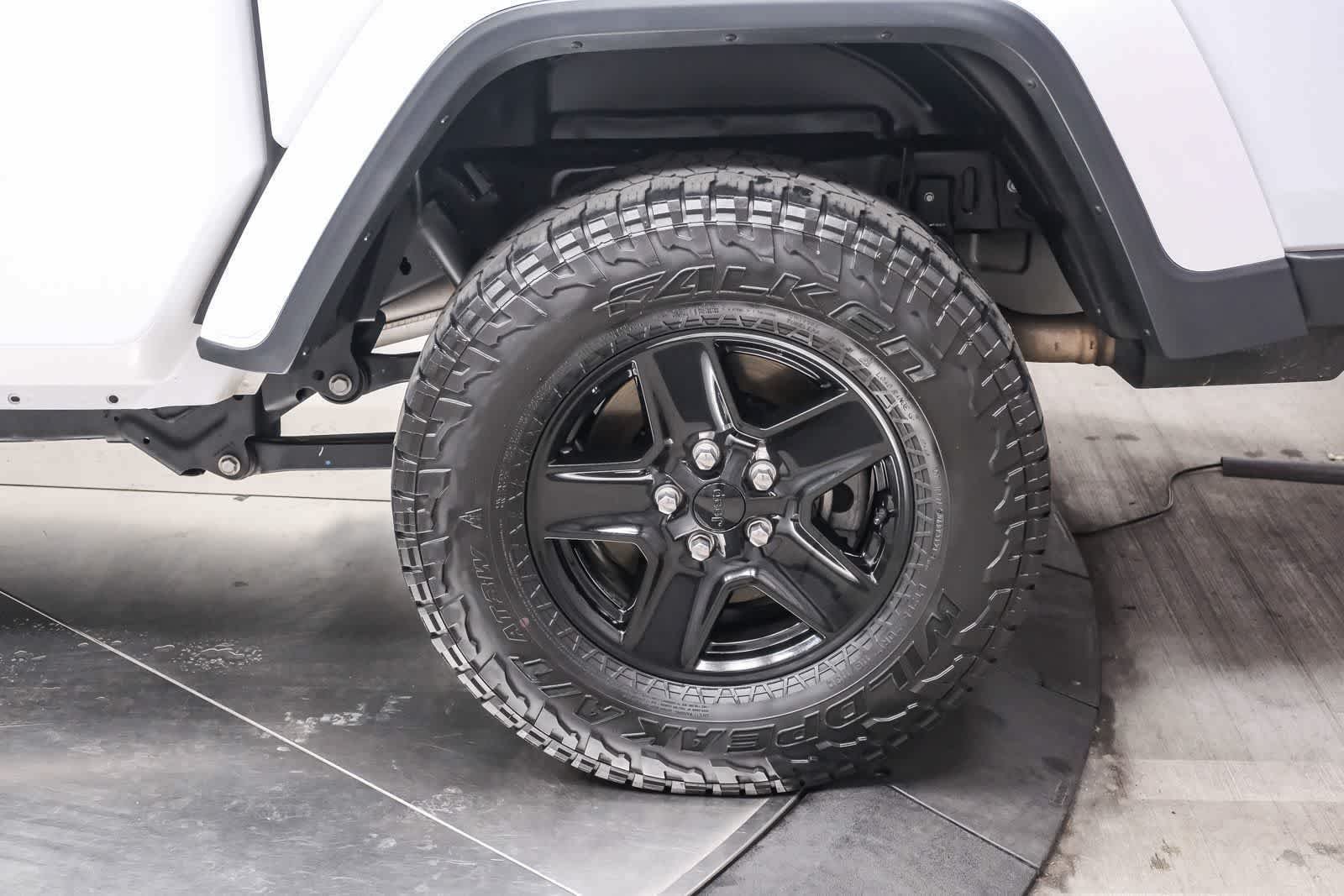 Used 2021 Bright White Clearcoat Jeep Sport S image 8