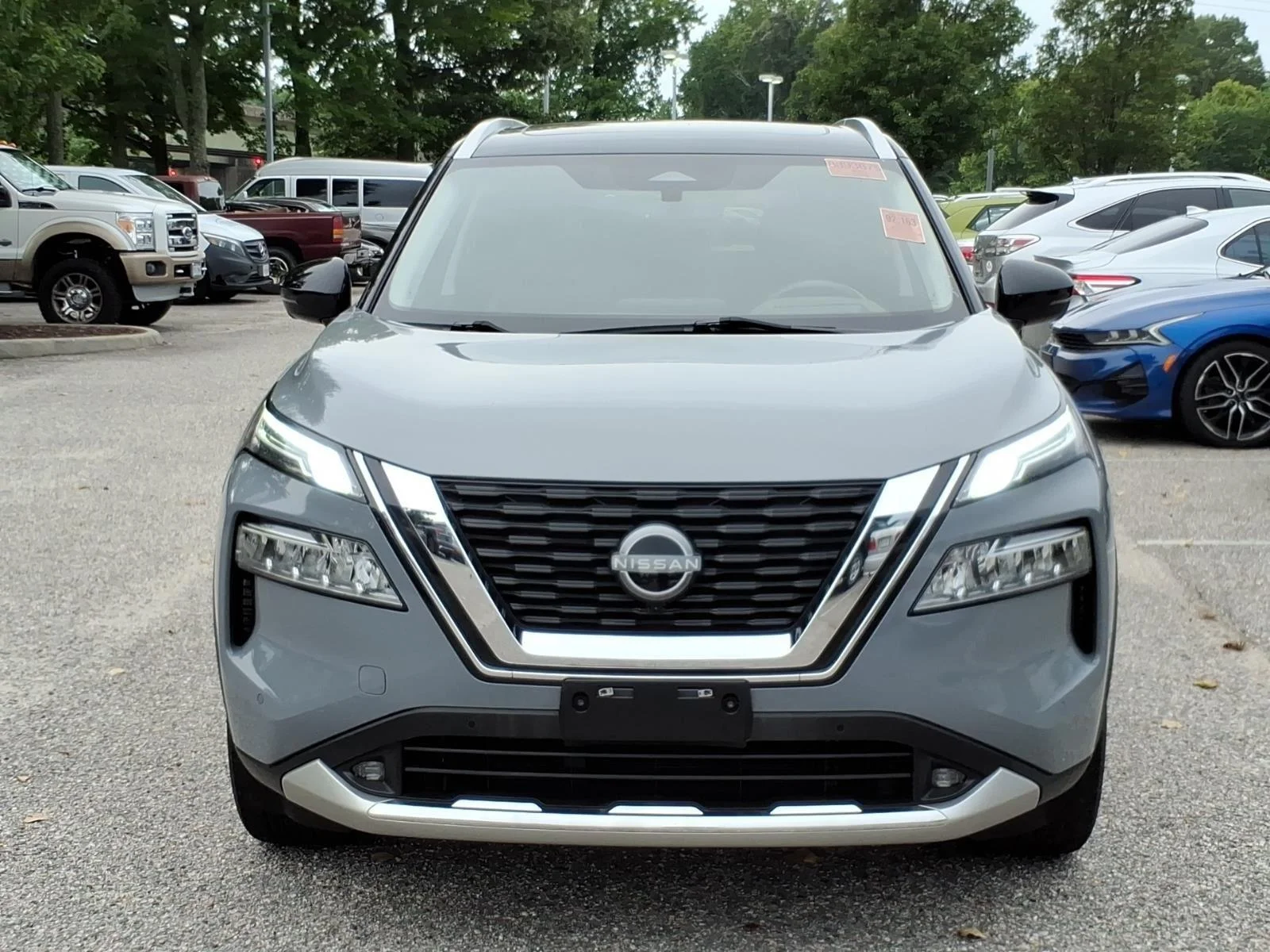 Used 2022 Boulder Gray Pearl/Super Black Nissan Platinum image 2