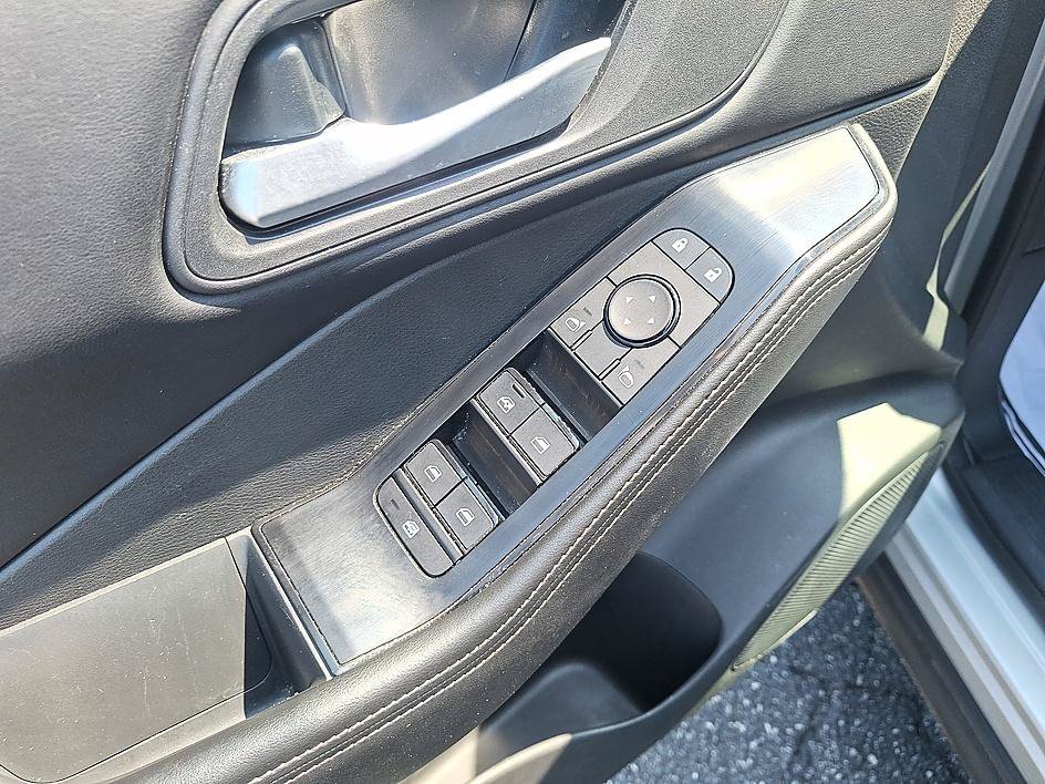 Used 2025 Brilliant Silver Metallic Nissan SV image 10