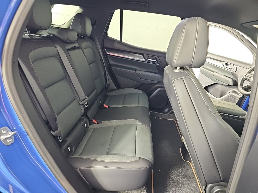 Used 2026 Blue GMC AT4 image 22