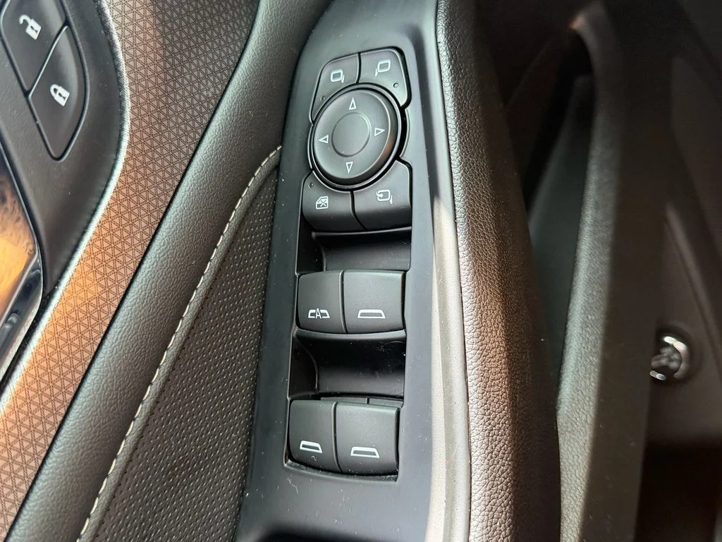 Used 2023 White Chevrolet Premier image 38