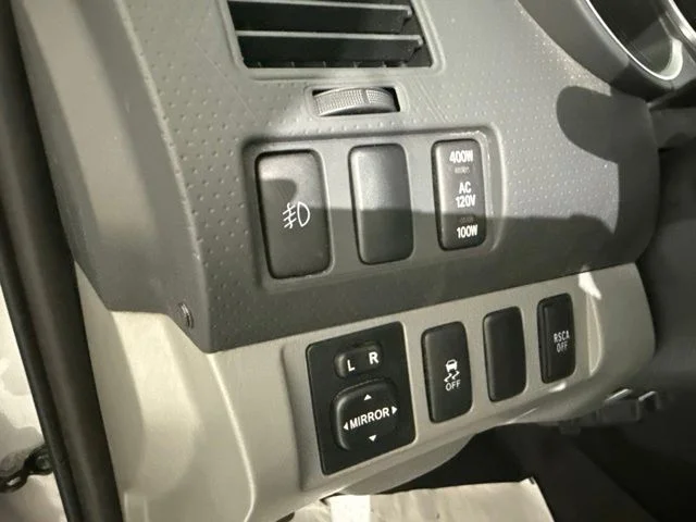 Used 2013 Silver Toyota Base image 19