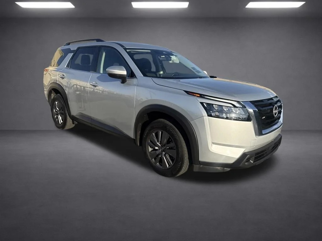 Used 2025 Silver Nissan SV image 12