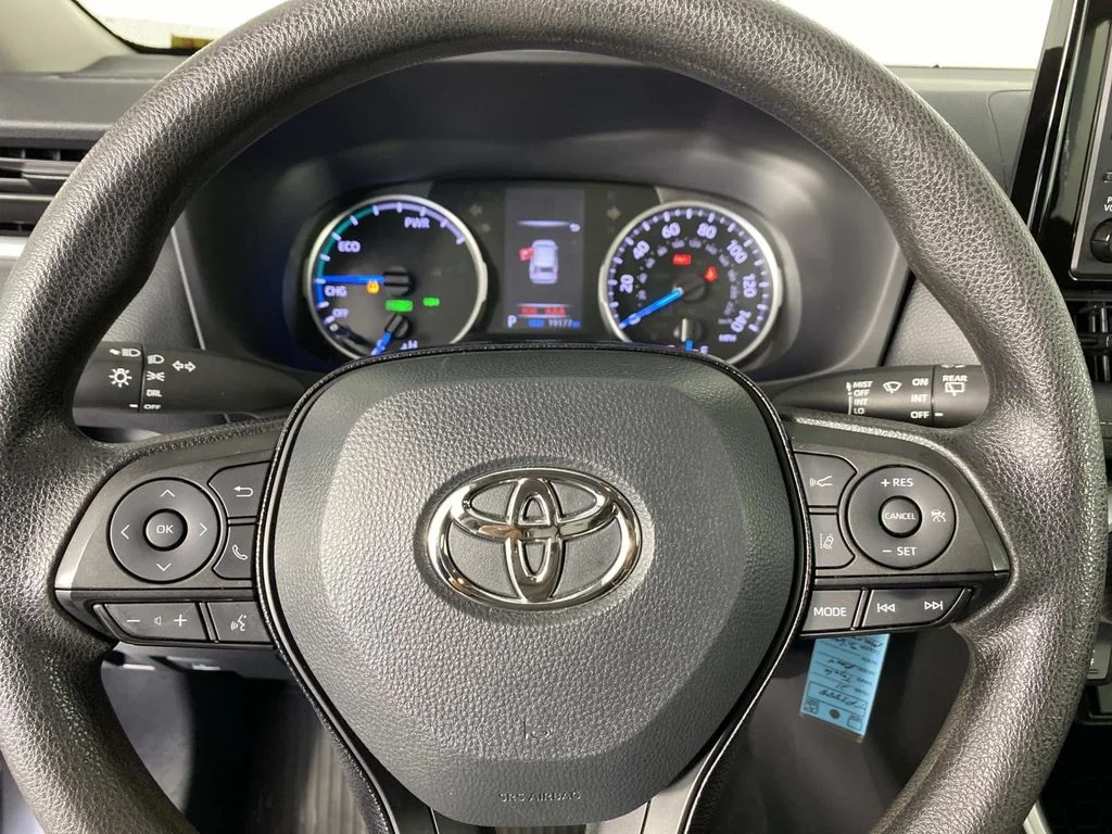 Used 2021 Silver Toyota LE image 14