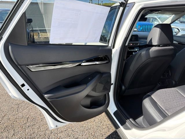 New 2026 Snow White Pearl Kia S image 11