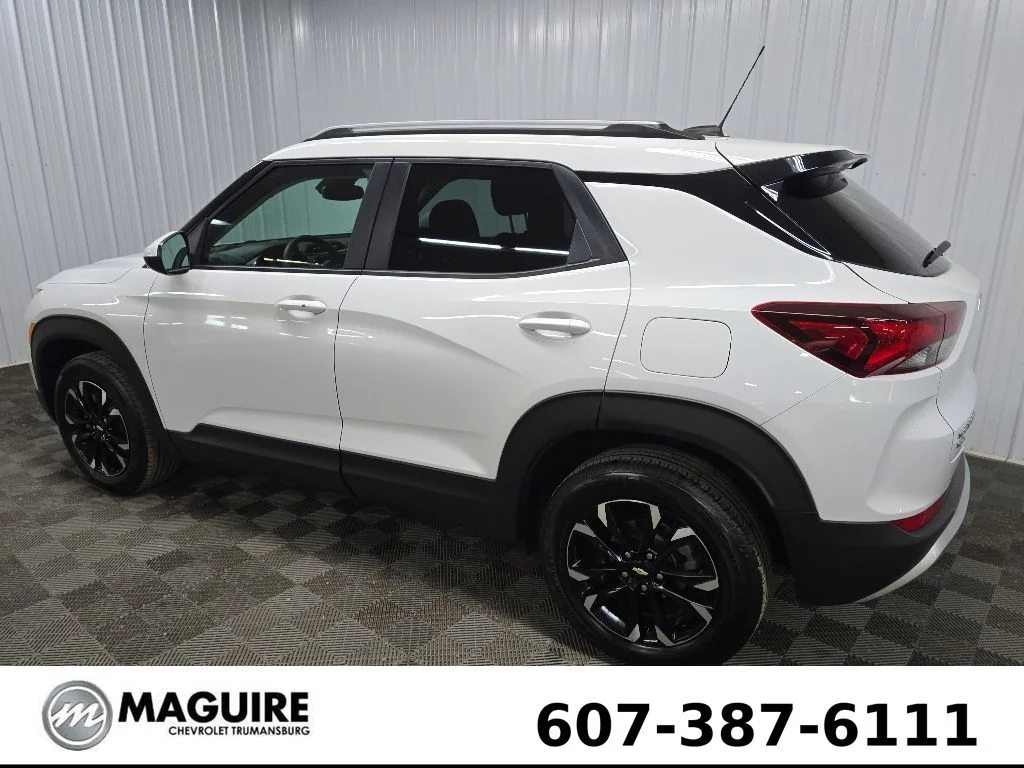 Used 2023 White Chevrolet LT image 4