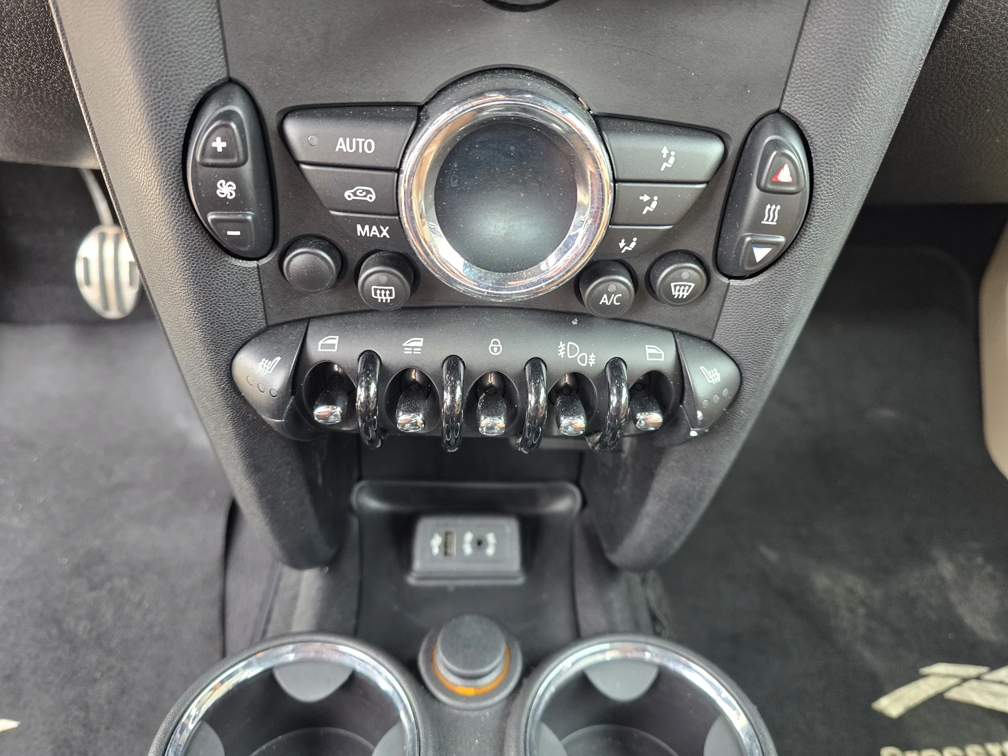 Used 2013 Green MINI S image 19