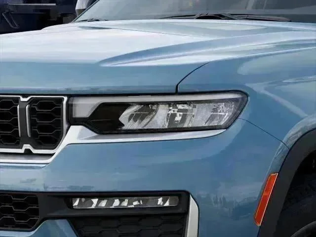 New 2027 Steel Blue Paint Jeep Limited image 18