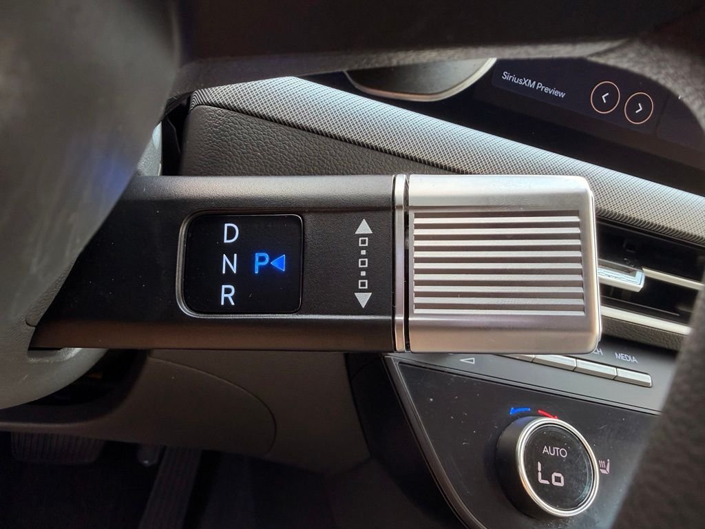 Used 2025 Gray Hyundai SEL image 29