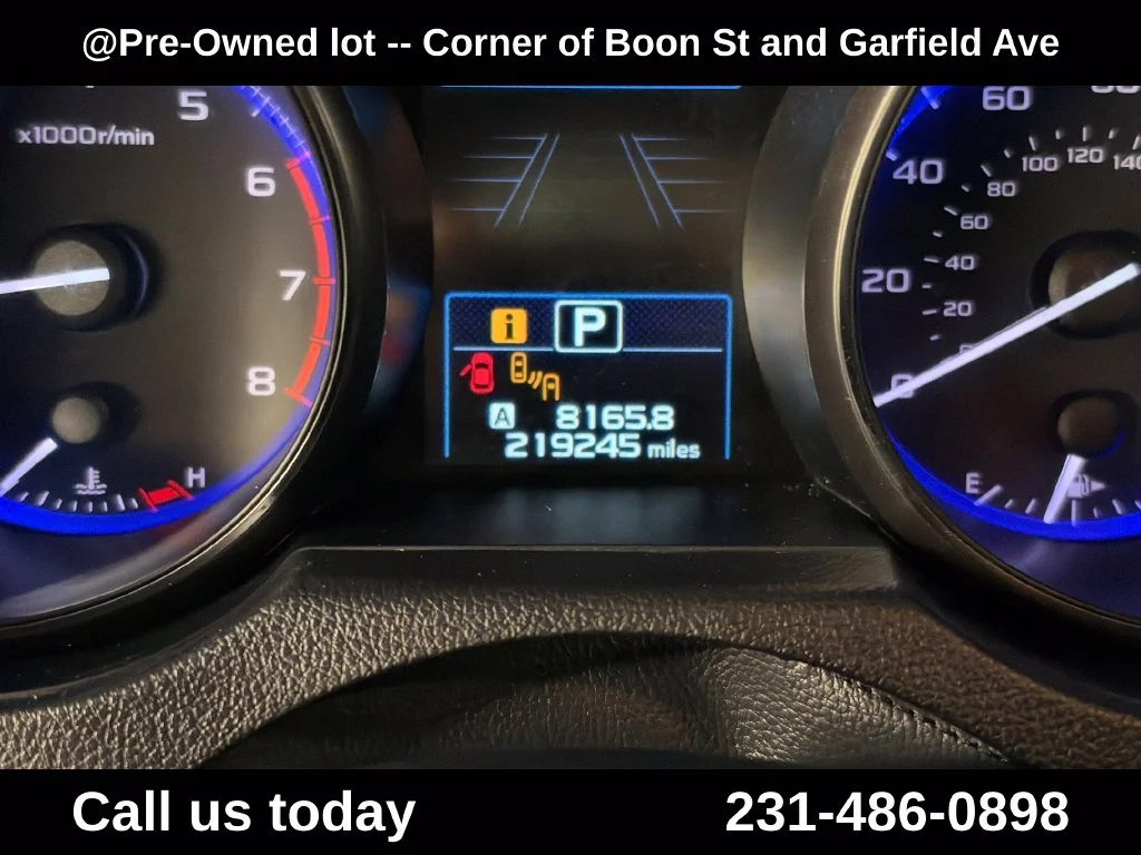 Used 2015 Silver Subaru 2.5i image 22