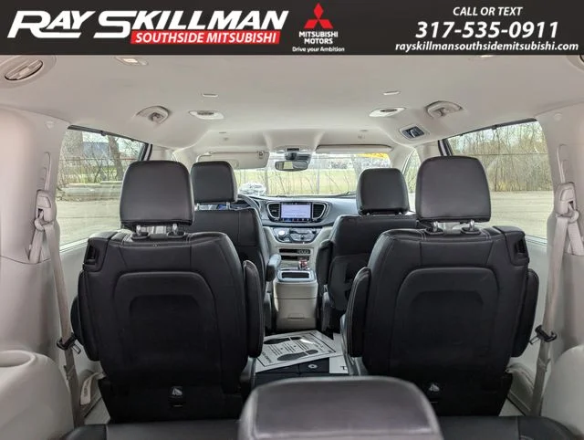 Used 2022 White Chrysler Touring L image 10