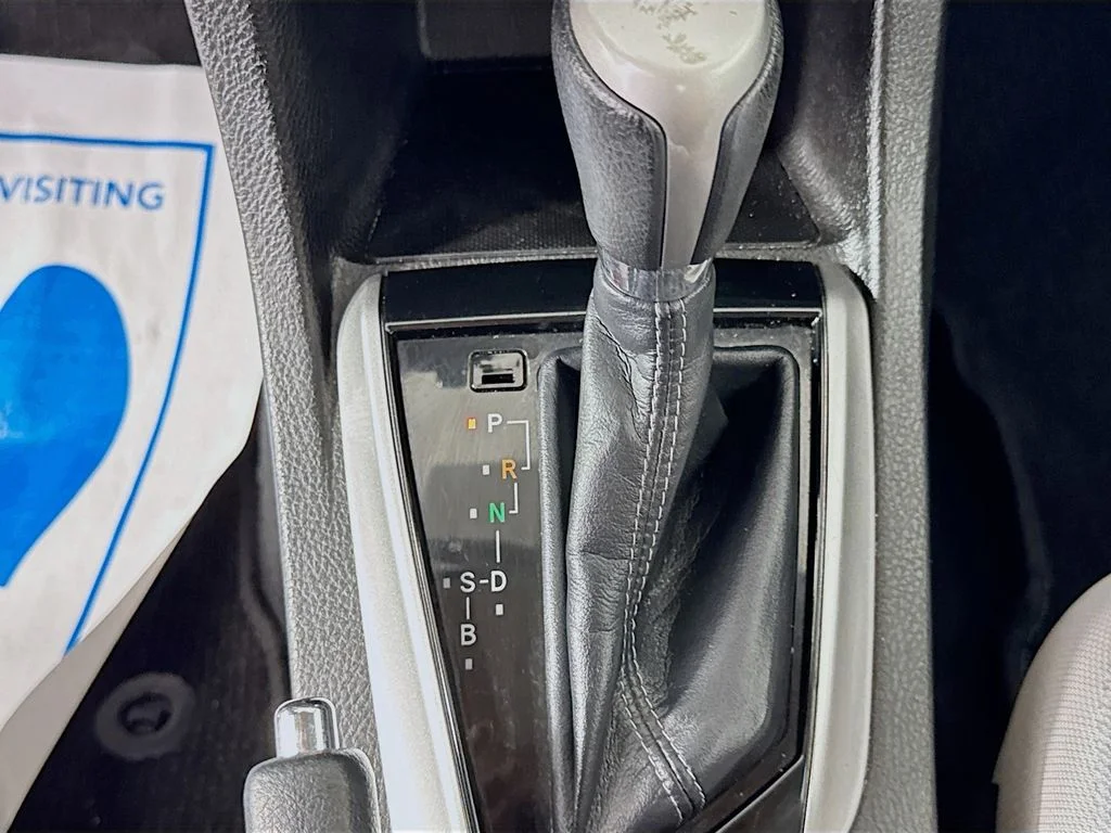 Used 2015 Super White Toyota LE image 19