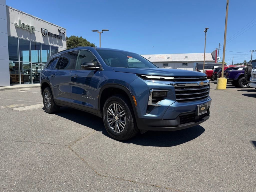 2025 Chevrolet Traverse LT - Photo 8