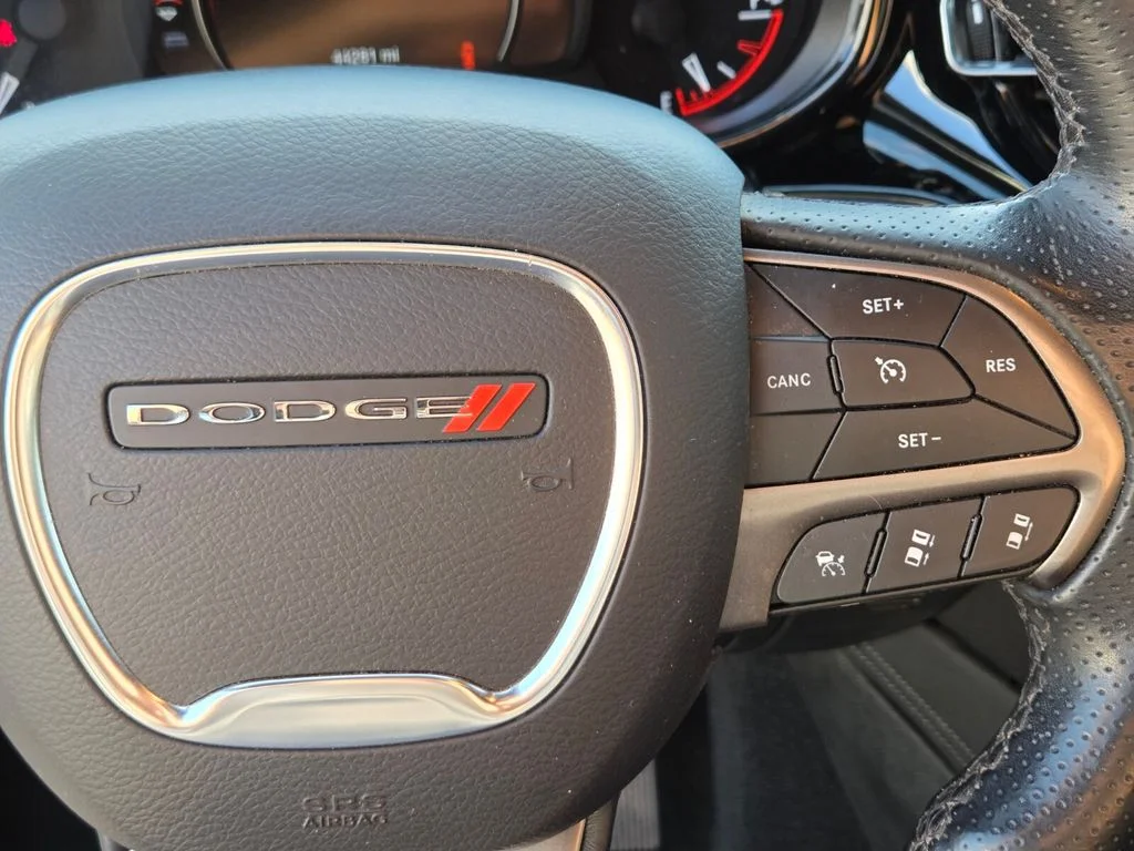 Used 2023 White Dodge SXT image 26