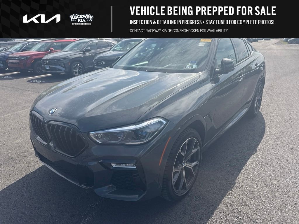 Used 2021 Gray BMW M50i image 3
