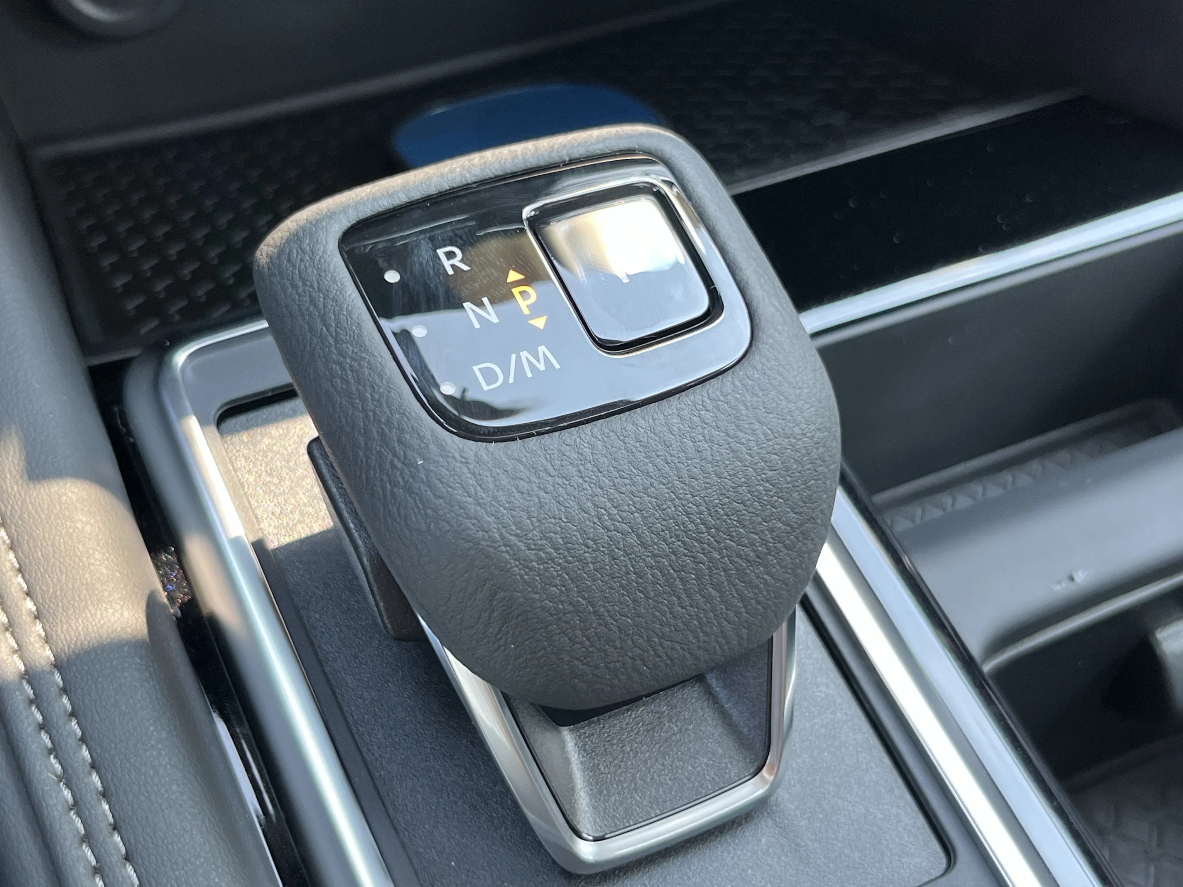 New 2026 Super Black Nissan Platinum image 33