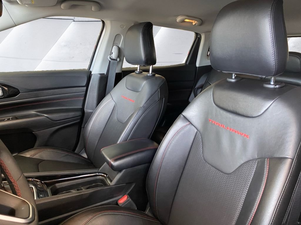 Used 2022 Silver Jeep Trailhawk image 8