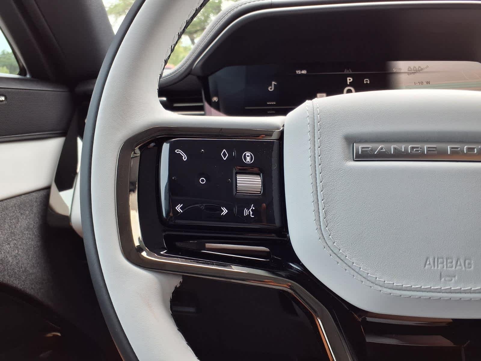 New 2026 Fuji White Land Rover Dynamic SE image 19