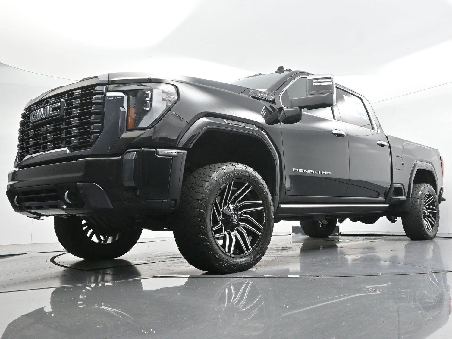 Used 2024 Onyx Black GMC Denali Ultimate image 50