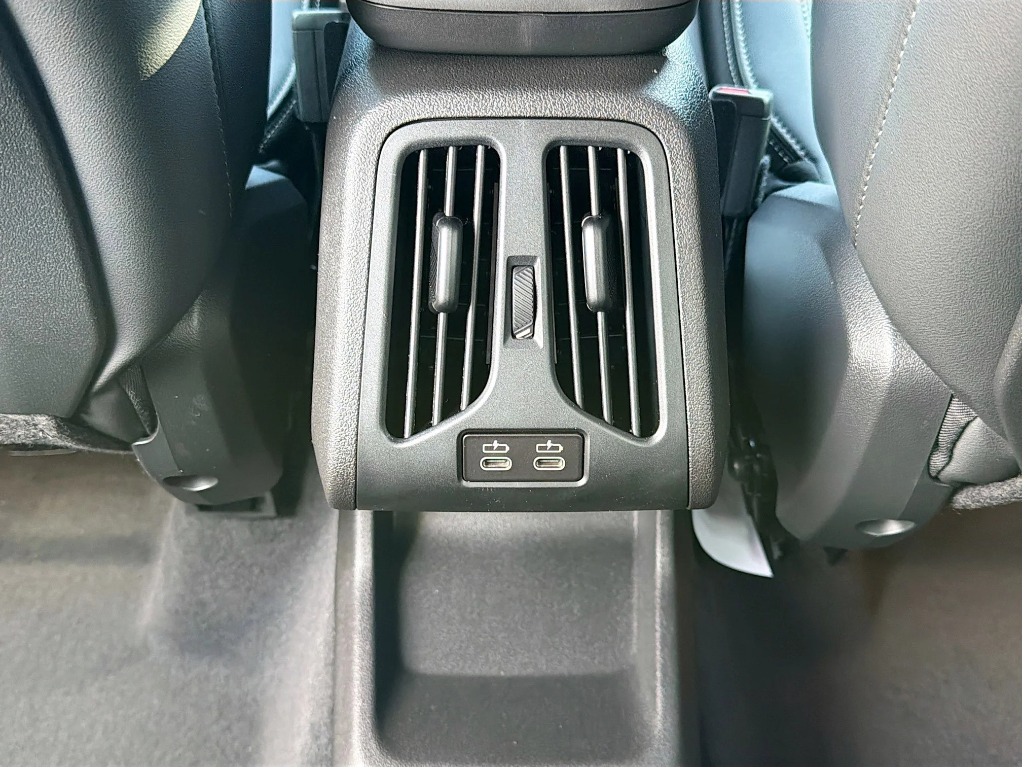 New 2026 Black Sapphire Metallic BMW xDrive28i image 19