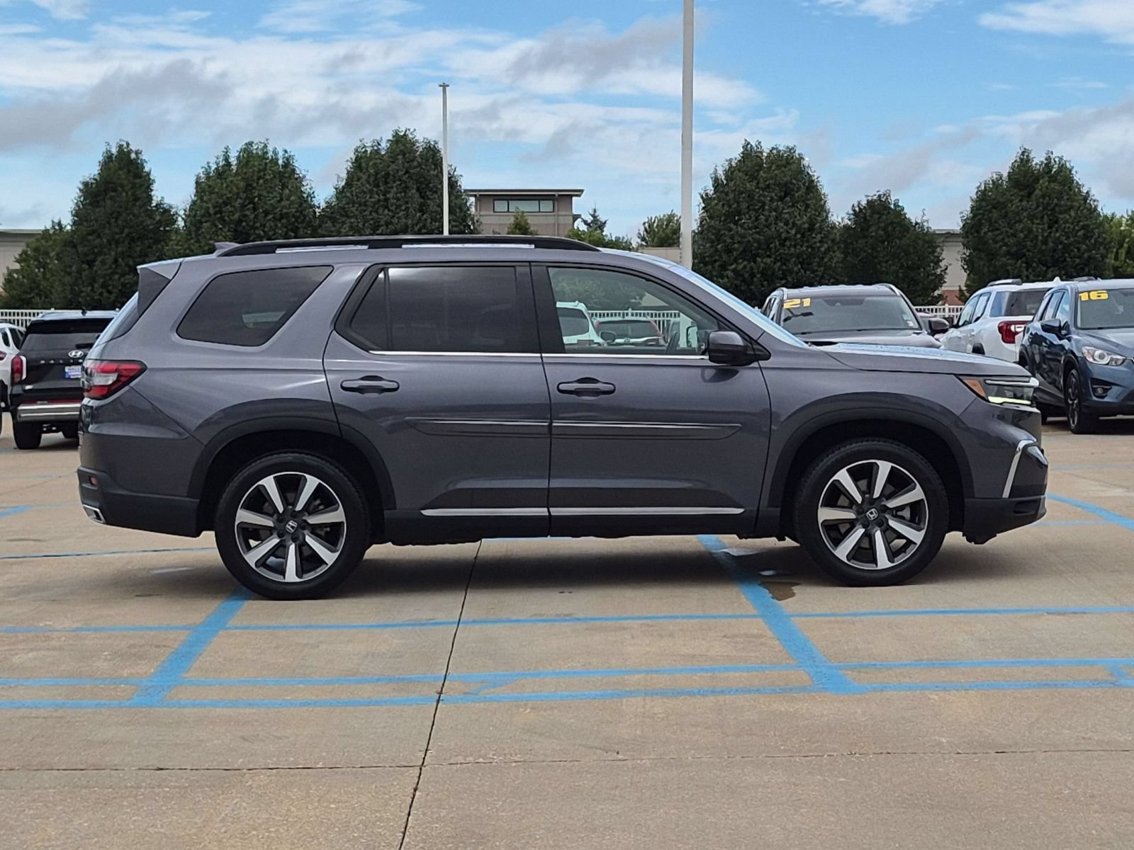 2023 Honda Pilot Touring - Photo 5